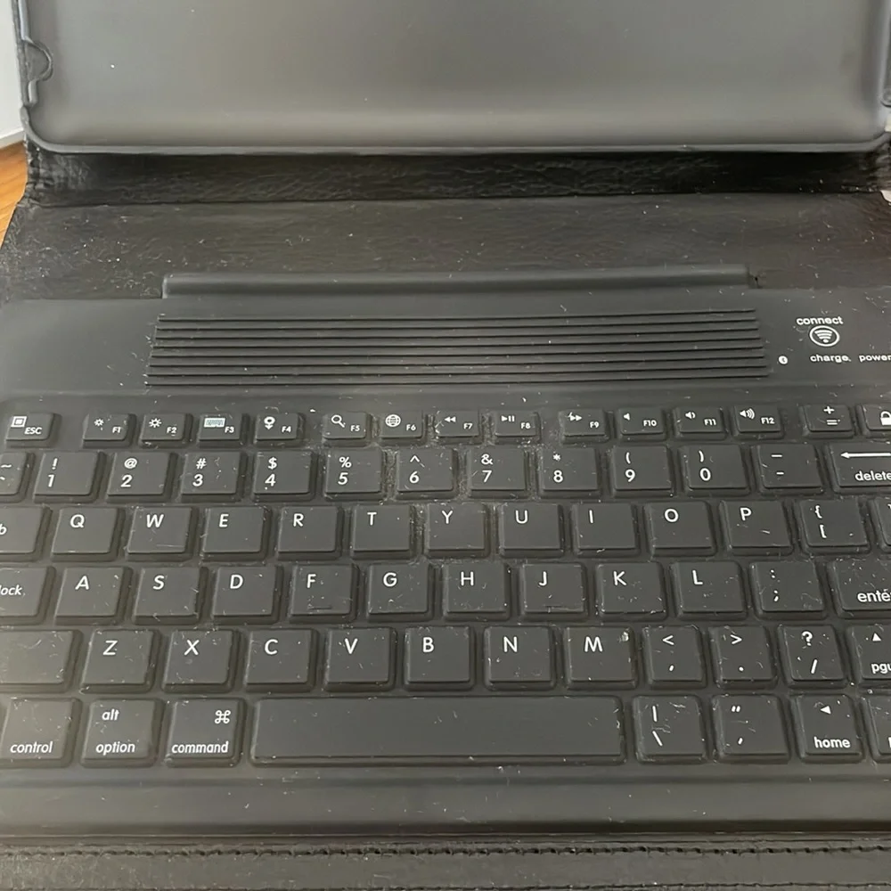 Keyboard Case for 9.7 Inch iPads